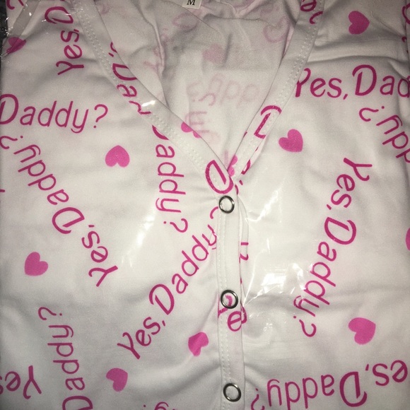 Yes daddy onesie - Picture 2 of 4